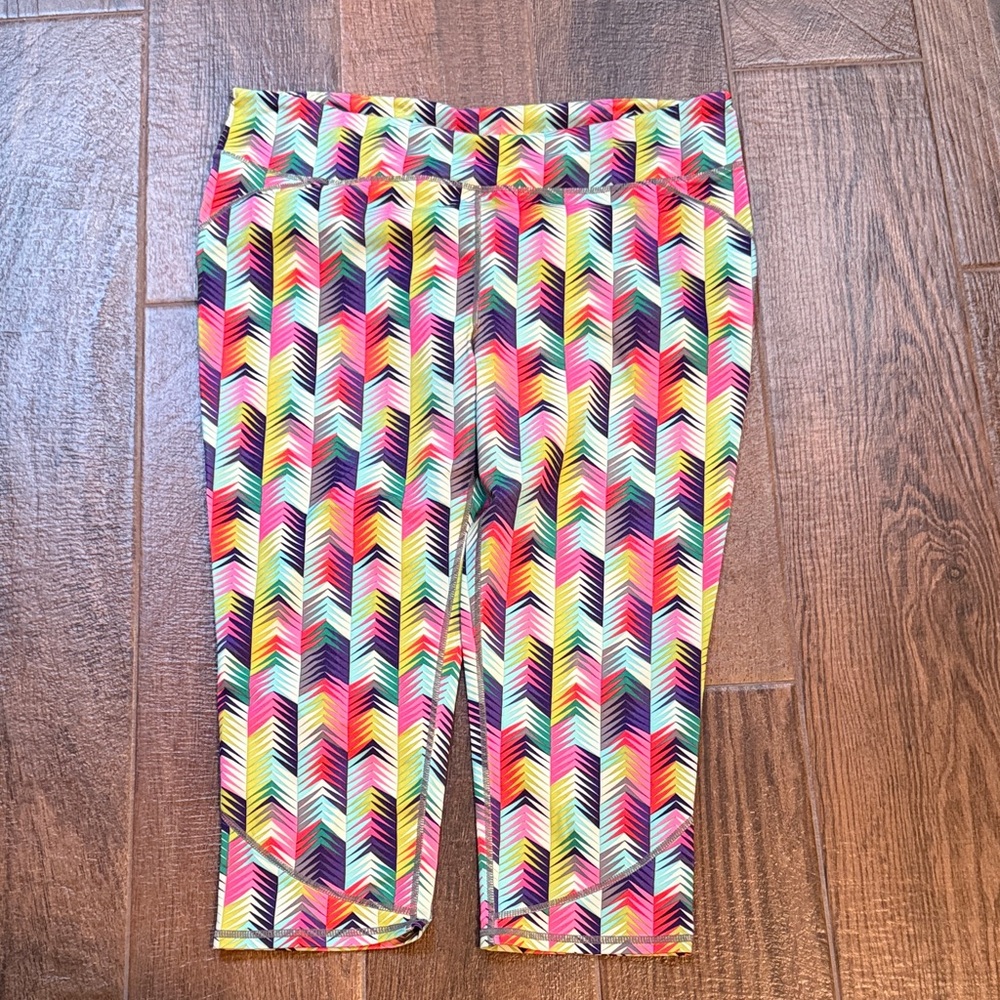 Fabletics Colorful Chevron Pattern Capris